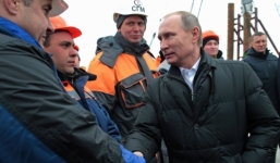 Video: Putin tới thăm Crimea, kỷ niệm 2 năm sáp nhập