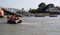Danh tính tài công lái sà lan đâm sập cầu Ghềnh ở Đồng Nai