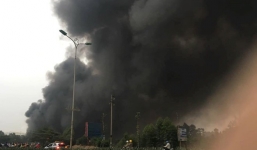 Cháy lớn tại nhà máy gạch Viglacera Thăng Long