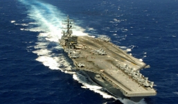 Máy bay mất phanh trên tàu sân bay, 8 thủy thủ Mỹ bị thương