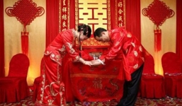 Đại gia Trung Quốc tìm nữ giám đốc kiêm vợ cho con trai