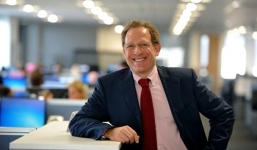 Trước khi nghỉ việc, CEO tặng nhân viên 200 tỷ