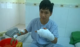 Nhóm côn đồ vác mã tấu vào nhà truy sát cả gia đình