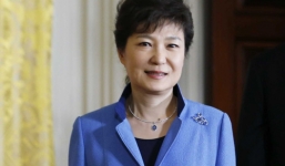 Tổng thống Hàn Quốc, thủ tướng Thái Lan khen ngợi “Hậu duệ mặt trời”