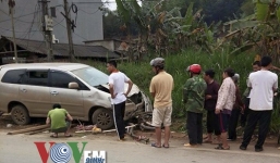 Hòa Bình: 2 cháu nhỏ bị ô tô đâm tử vong