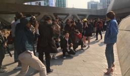 Minh Hằng 'chất lừ', trở thành tâm điểm ở Seoul Fashion Week