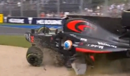 Tay đua công thức một thoát chết ngoạn mục ở 310 km/h