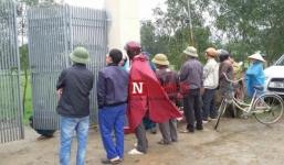 Cả xã thở phào nhẹ nhõm khi quả bom khủng nguyên kíp nổ đã được bốc dỡ