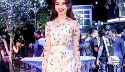 Phạm Hương 'đọ' nhan sắc quyến rũ bên Thu Thảo 