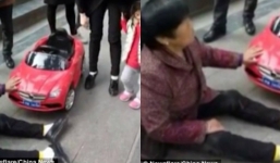 Video: Người phụ nữ nằm lăn ra đường “ăn vạ” vì bị ôtô đồ chơi đâm