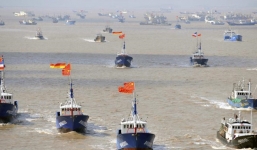 Malaysia điều máy bay, chiến hạm xua tàu Trung Quốc xâm phạm lãnh hải