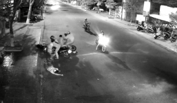 Mâu thuẫn, nữ tiếp viên quán karaoke gọi người yêu đến 'xử' khách