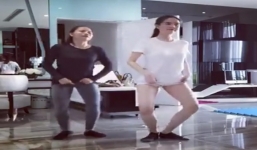 Ngọc Trinh lần đầu khoe vũ điệu từng gây sốt trên thế giới