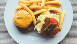 Foodie: Ứng dụng dành cho tín đồ thích khoe ảnh bữa ăn