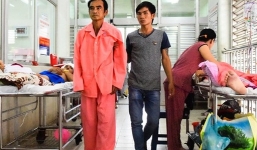 Ông Huỳnh Văn Nén đã tập đi lại được sau tai nạn