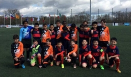 Video: Đội bóng nhí Việt Nam thích thú khi xem U11 Barcelona thi đấu