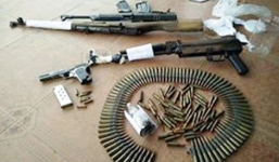 Giang hồ khét tiếng đến công an nộp cả bao vũ khí