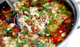 Cách làm lẩu riêu cua thơm ngon đãi cả nhà