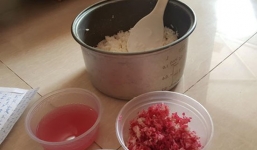  Gạo 'lạ' nấu để qua đêm bỗng chuyển sang màu đỏ: Chuyên gia lên tiếng