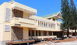 Tây Nguyên: 'Thần đèn' di dời xong tòa nhà 2.600 tấn