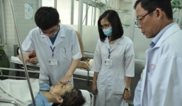 Nữ sinh bị tạt axit có nguy cơ mất thị lực hai mắt