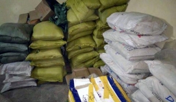 Phát hiện hơn 2,5 tấn phụ gia sản xuất bim bim không nguồn gốc