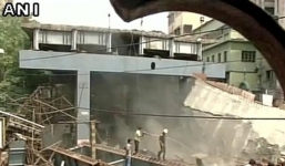 Sập đường trên cao đang thi công ở Ấn Độ, ít nhất 10 người thiệt mạng