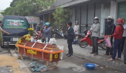 Phát hiện người phụ nữ tử vong bất thường trên QL 1A