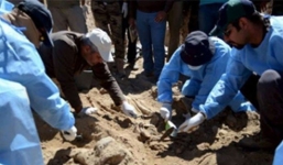 Phát hiện mộ tập thể của phụ nữ và trẻ em bị IS sát hại