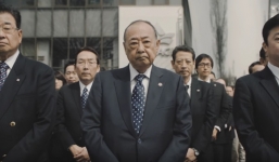 Công ty Nhật Bản gập đầu xin lỗi vì tăng giá kem lên 2.000 đồng