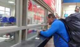 Gã xe ôm kể chuyện làm 'chốt báo' cho xe khách 'né' CSGT