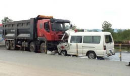 Xe cấp cứu gặp tai nạn, người nhà bệnh nhân tử vong