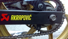 Xe máy chùng xích, xử lý thế nào?