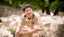 Hậu Duệ Mặt Trời: Cảnh hậu trường cực đáng yêu của Song Hye Kyo và Song Joong Ki