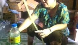 Hãi hùng cảnh dấm gạo được làm từ axit và nước