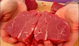 Chuyên gia 'mách' cách nhận biết thịt lợn đội lốt thịt bò