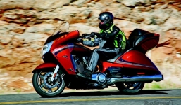 Victory Vision Tour, mô tô siêu độc có giá trên dưới 1 tỉ tại Việt Nam