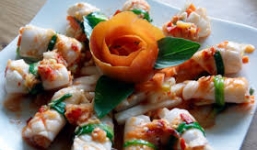 Món mực cuộn kim chi thơm ngon cho ngày cuối tuần