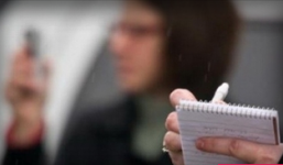 Côn đồ yêu cầu nữ nhà báo đi “mua quan tài cho cả nhà”