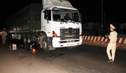 Tai nạn thương tâm, mẹ chết thảm, con nguy kịch