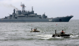 Tàu Thổ Nhĩ Kỳ bao vây tàu Nga trên eo biển Bosporus