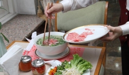 Điểm danh những bát phở đắt giá nhất Việt Nam