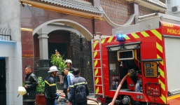 Căn biệt thự ở Sài Gòn bốc cháy sau tiếng nổ lớn