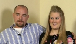 Cặp sinh đôi nhưng ra đời cách nhau 5 tuần