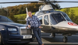 Người đàn ông không biết chữ trở thành tỷ phú nước Anh