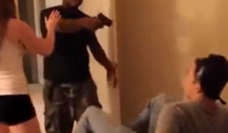 Bài học nhớ đời vì rủ bạn thân ngoại tình trêu người yêu