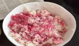 Cơm trắng bất ngờ chuyển sang màu hồng ở Bà Rịa-Vũng Tàu