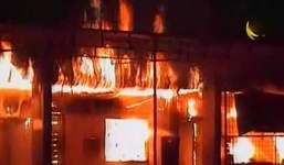 Đốt cháy rụi nhà chị gái vì không cho mượn xe máy đi chơi