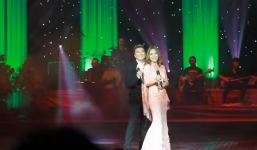 Mỹ Tâm ngại ngùng khi Đàm Vĩnh Hưng 'tỏ tình' trên sân khấu