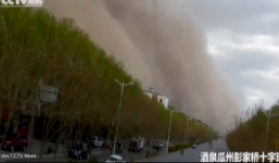 Video: Bão cát khổng lồ ở Trung Quốc